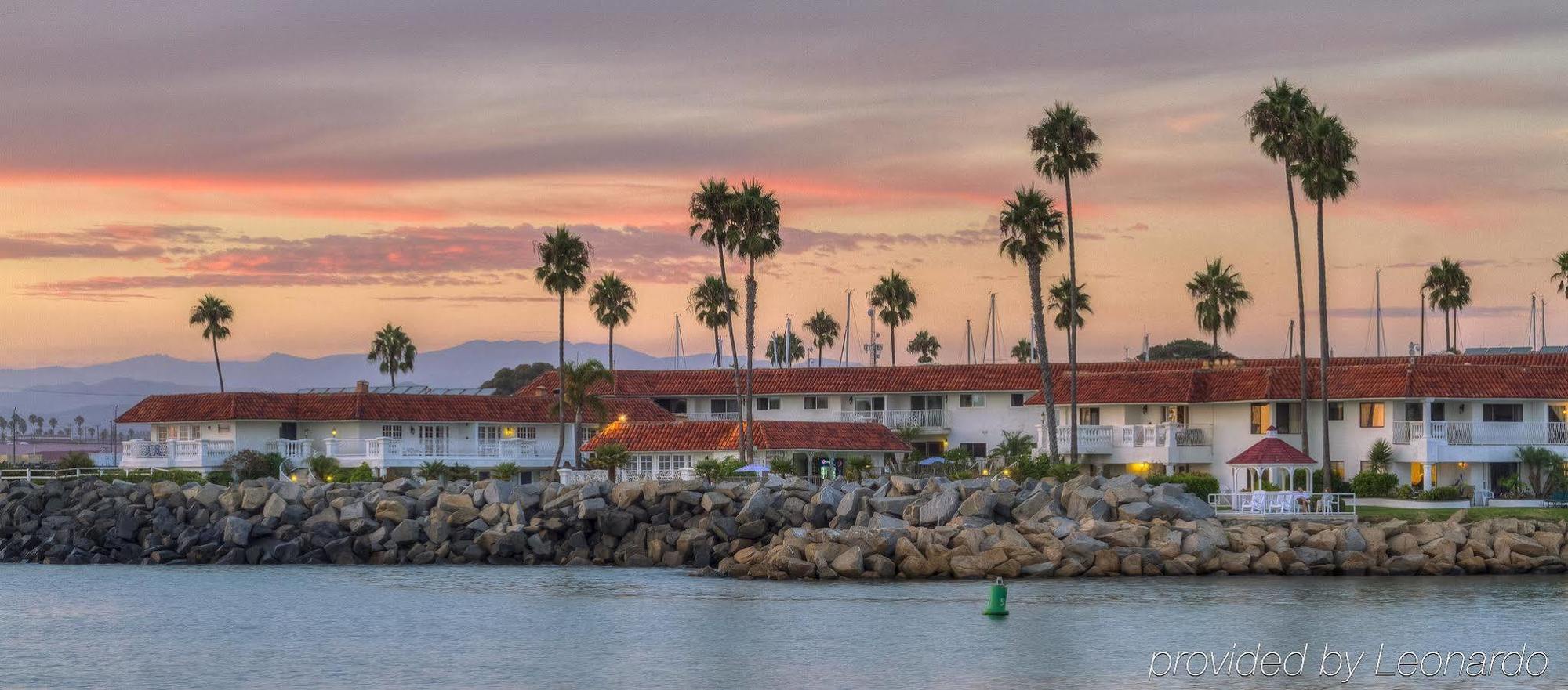 Oceanside Marina Suites - A Waterfront Hotel Exterior foto